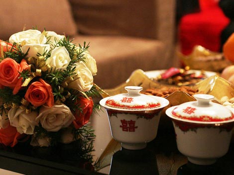A wedding keepsake the chinese wedding tea set
